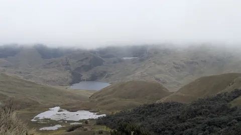 Niebla sobre la cuenca de los Yanaurcos.